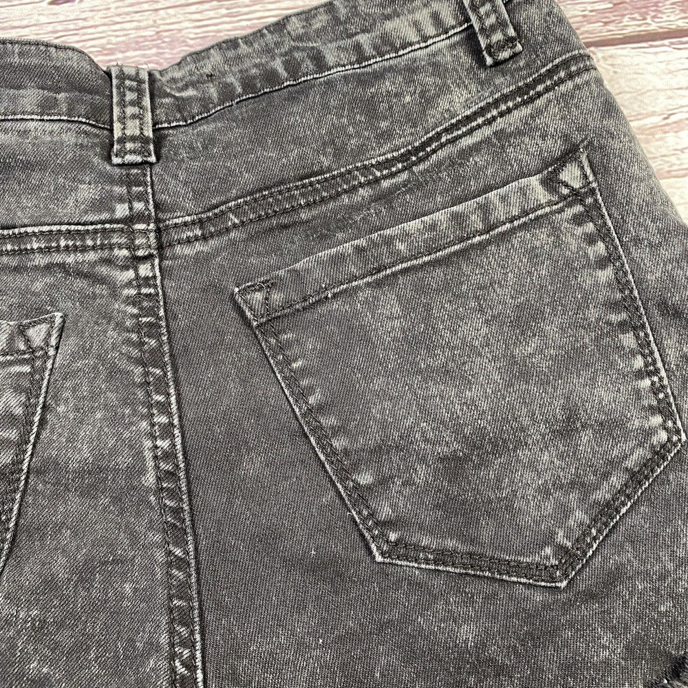 Iris Jeans Cut Off Shorts Modern Vintage Black Stone Washed Size Medium - Picture 6 of 10